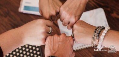 همکاری تیم فروش و خدمات مشتری