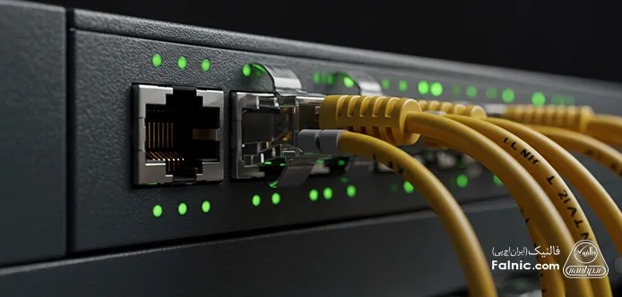تعدادی کابل LAN زرد رنگ متصل شده به یک سوئیچ