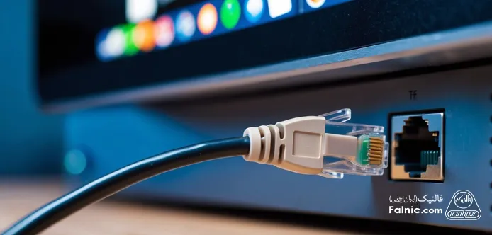 اتصال کابل LAN به پورت مخصوص در لپ تاپ اتصال کابل LAN به پورت مخصوص در لپ تاپ
